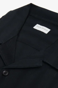 Camicia hawaiana armaturata nera