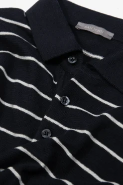 Polo in maglia a righe contrasto navy